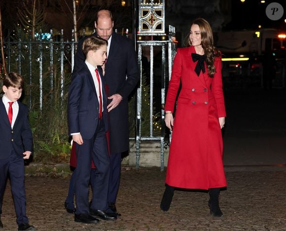 Le prince William, prince de Galles, Catherine Kate Middleton, princesse de Galles, le prince George, le prince Louis lors du service de chants de Noël Together At Christmas à l'abbaye de Westminster, Londres le 6 décembre 2024.

© Julien Burton / Bestimage