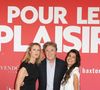Ce lundi 4 mai 2026, l'heure était à la fête. Au Pathé Palace à Paris, le casting ainsi que de nombreuses personnalités sont venus célébrer l'avant-première du film.

Alexandra Lamy, François Cluzet et Reem Kherici - Avant-première du film "Pour le plaisir" au Pathé Palace à Paris le 4 ami 2026. 

© Coadic Guirec/bestimage