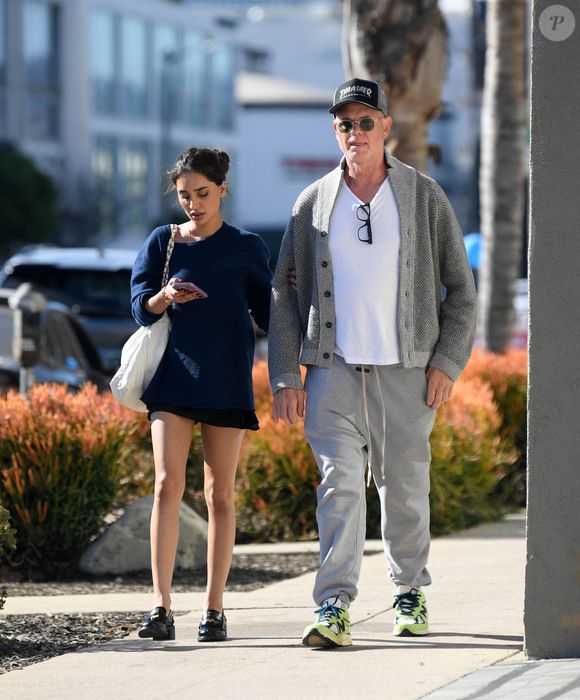 Exclusif - Eric Dane et Priya Jain se promènent enlacés à Los Angeles, le 19/01/2025 @The ImageDirect / Bestimage