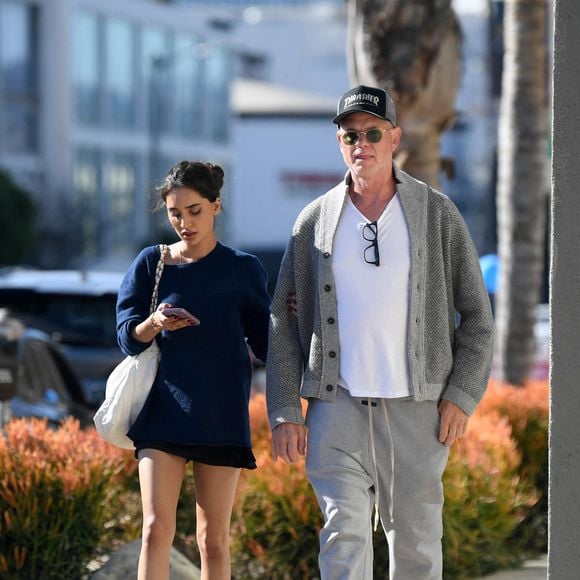 Exclusif - Eric Dane et Priya Jain se promènent enlacés à Los Angeles, le 19/01/2025 @The ImageDirect / Bestimage