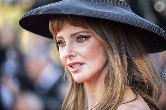 Frédérique Bel sur le tapis rouge de la Cérémonie d'ouverture avant la projection de La Venus Electrique réalisée par Pierre Salvadori dans le cadre du 79ème Festival de Cannes à Cannes, France, le 12 mai 2026.Photo by Eliot Blondet/ABACAPRESS.COM