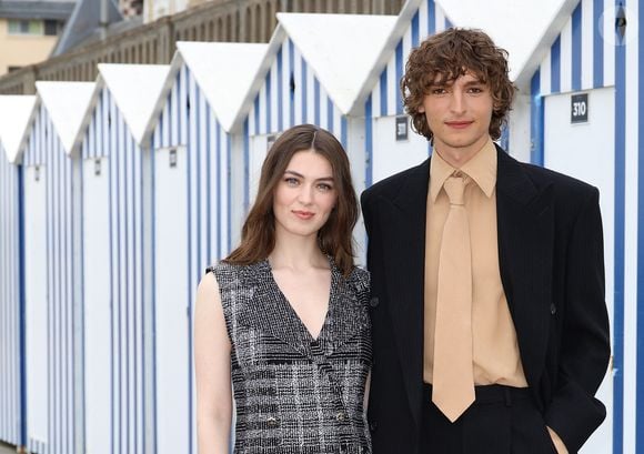 Anamaria Vartolomei et Vassili Schneider au photocall du film "Le Comte de Monte-Cristo" lors du 38ème festival du film de Cabourg, France, le 15 juin 2024.