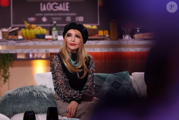 "J’en avais marre qu’on revienne à la maison et qu’on me dise ‘Qu’est-ce que vous venez faire aux États-Unis ?’ J’avais juste envie d’un Welcome back", a-t-elle affimé. 

Jeanne Mas lors de l'enregistrement de la nouvelle émission "Bertrand n'a pas sommeil", présentée par B.Chameroy et diffusée le 12 janvier sur France 2

Photo : DOMINIQUE JACOVIDES / BESTIMAGE