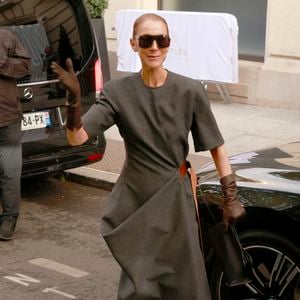 Céline Dion quitte le Royal Monceau pour se rendre aux répétitions de son concert parisien. Paris le 8 Septembre 2026. © Christophe Aubert / Bestimage