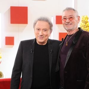 Exclusif - Michael Jones et Michel Drucker - Enregistrement de l'émission "Vivement dimanche, sur le thème de l'amitié entre M.Jones et J.J.Goldman", au Studio Rive Gauche à Paris, présentée par M.Drucker et diffusée le 22 décembre sur France 3
© Guillaume Gaffiot / Bestimage