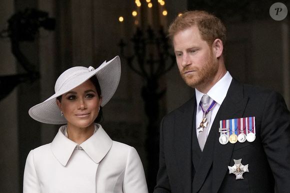 Le prince Harry et Meghan Markle se sont éloignés de la famille royale en janvier 2020.

Le prince Harry ne devrait pas jouer de rôle officiel le jour du couronnement de son père, mais tous les regards seront tournés vers le duc lorsqu'il fera face à ses proches en public pour la première fois depuis qu'il a fustigé Charles, Camilla, William et Kate dans son livre révélateur, Spare.  © PA Photos/ABACA