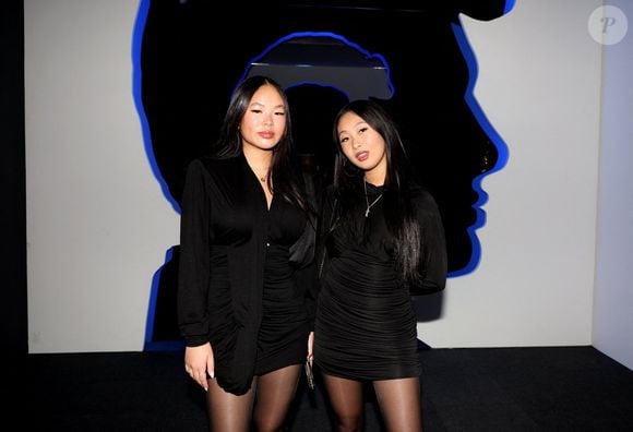 Exclusif - Jade et Joy Hallyday au vernissage de l'exposition "Johnny Hallyday, l'exposition" au Palais des Expositions à Paris, le 21 décembre 2023.

Photo : Dominique Jacovides / Bestimage