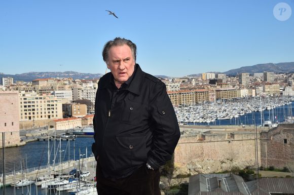 Gérard Depardieu durant le photocall organisé pour la présentation de la saison 2 de la série "Marseille" pour Netflix au Sofitel du Vieux Port à Marseille, le 18 février 2018. 8 nouveaux épisodes qui seront diffusés à partir du 23 février. © Bruno Bebert / Bestimage