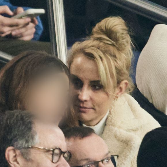 Elodie Gossuin et sa fille - Célébrités dans les tribunes du match de Ligue 1 McDonald's opposant le Paris Saint-Germain (PSG) à L’AS Monaco (4-1) au Parc des Princes à Paris le 7 février 2024. © Cyril Moreau/Bestimage