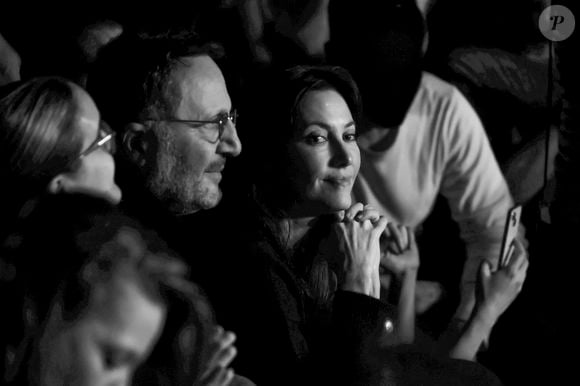 Exclusif - Arthur (Jacques Essebag) et sa femme Mareva Galanter lors du concert de Louis Bertignac au Trianon Paris et diffusé en direct sur Olympia TV, à Paris, France, le 18 janvier 2025. © Jack Tribeca/Bestimage