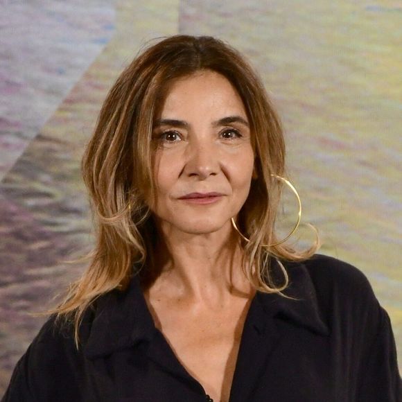 Emmanuel-Philibert de Savoie a officiellement annoncé son divorce avec Clotilde Courau ce mercredi 22 avril.

Clotilde Courau au photocall du film suisse "Le Lac" lors du 78ème Festival international du film de Locarno.

© Romain Doucelin / Bestimage