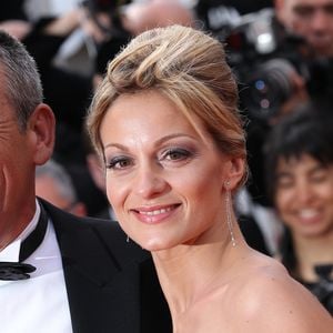 Thierry Ardisson et Audrey Crespo-Mara lors de la montée des marches du film Lawless lors du 65e Festival du film de Cannes, le 19 mai 2012.