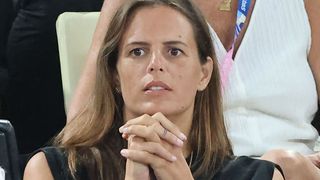 Un homme fait vivre une expérience "hors du temps" à Laure Manaudou et son frère au bassin d'Arcachon, des images uniques