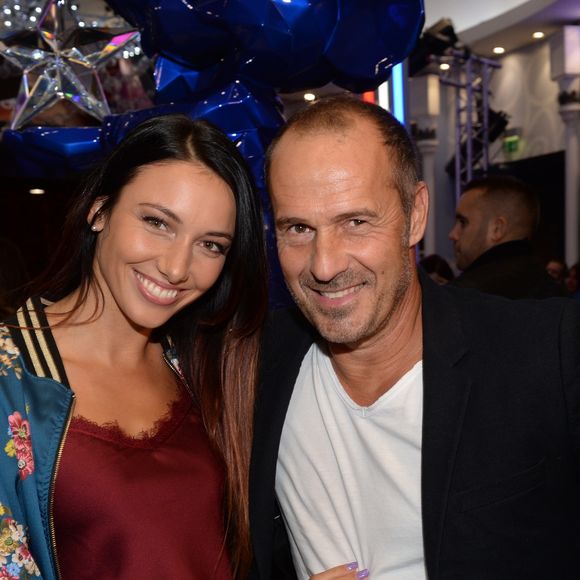 Delphine Wespiser est de nouveau en couple avec Roger Erhart après leur séparation en 2022. 

Delphine Wespiser (Miss France) et son compagnon Roger Erhart - 1er anniversaire de la collaboration entre l'artiste contemporain R.Orlinski avec le parc Disneyland Paris, au Disney Store, à Paris, France. © Rachid Bellak/Bestimage