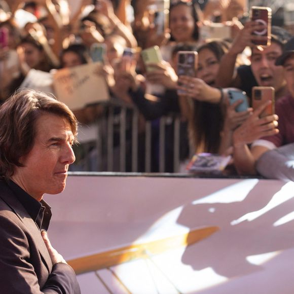 21 mai 2025, Mexico, Mexique : TOM CRUISE et le réalisateur CHRISTOPHER MCQUARRIE ont assisté à la première de ''Mission Impossible : Dead Reckoning" à l'Auditorium national, où ils ont signé des autographes et foulé le tapis rouge. © Cristian Leyva/ZUMA Press Wire