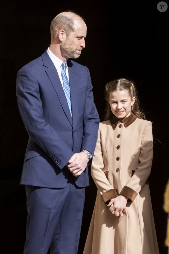 Le prince William, prince de Galles, et sa fille la princesse Charlotte de Galles - Les membres de la famille royale britannique assistent à l'office de Pâques à la chapelle Saint-Georges du château de Windsor, Royaume Uni, le 5 avril 2026. © GoffPhotos/Bestimage