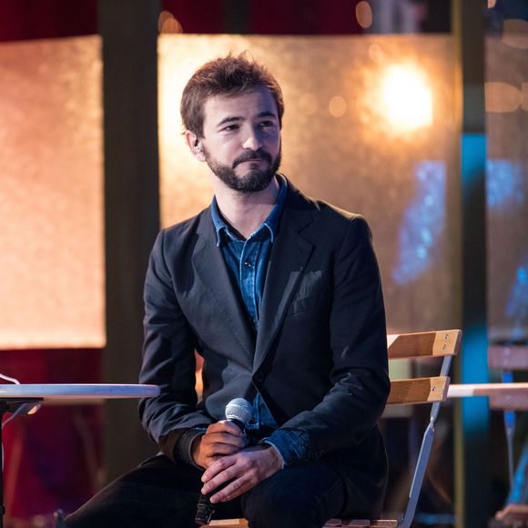 Exclusif - Renan Luce - Tournage de l'émission "Merci Renaud" dans les studios de la Plaine Saint-Denis le 15 novembre 2016, qui sera diffusée le samedi 17 décembre 2016 en prime time sur France 2. © Cyril Moreau / Bestimage