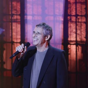 Julien Clerc lors de l'enregistrement de l'émission La Grande Fête de Carcassonne, diffusée le samedi 6 septembre à 21.10 sur France 2, dans la Cité Médiévale de Carcassonne, France, le 24 juin 2025. © Jack Tribeca/Bestimage