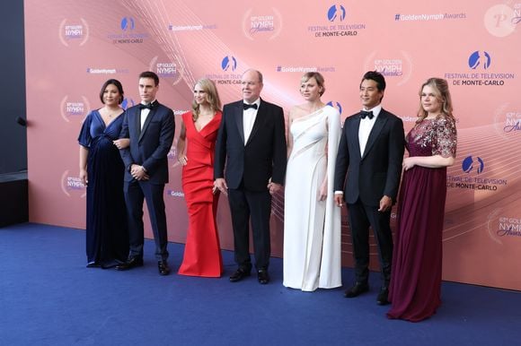 Louis Ducruet, Marie Ducruet (enceinte), Fiona Gubelmann,  Will Yun Lee et SAS Le Prince Albert II de Monaco, la princesse Charlene et Camille Gottlieb. - La famille princière au photocall et cérémonie de clôture de la 63ème édition du Festival de Télévision de Monte-Carlo (63rd Golden Nymph) au Grimaldi Forum à Monaco le 18 juin 2024.

© Denis Guignebourg / Bestimage