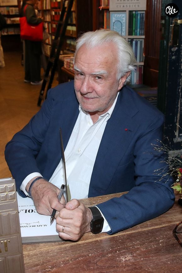 Exclusif - Le Chef Alain Ducasse dédicace son livre "Chocolat" à la Galerie Galignani à Paris le 5 Octobre 2026. © Bertrand Rindoff / Bestimage