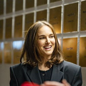 Natalie Portman a une plaque à son nom sur le mur des cinéastes de l'Institut Lumière décernée lors du Festival Lumière 2025 à Lyon le 14/10/2025. © Sandrine Thesillat / PsNewZ /Bestimage