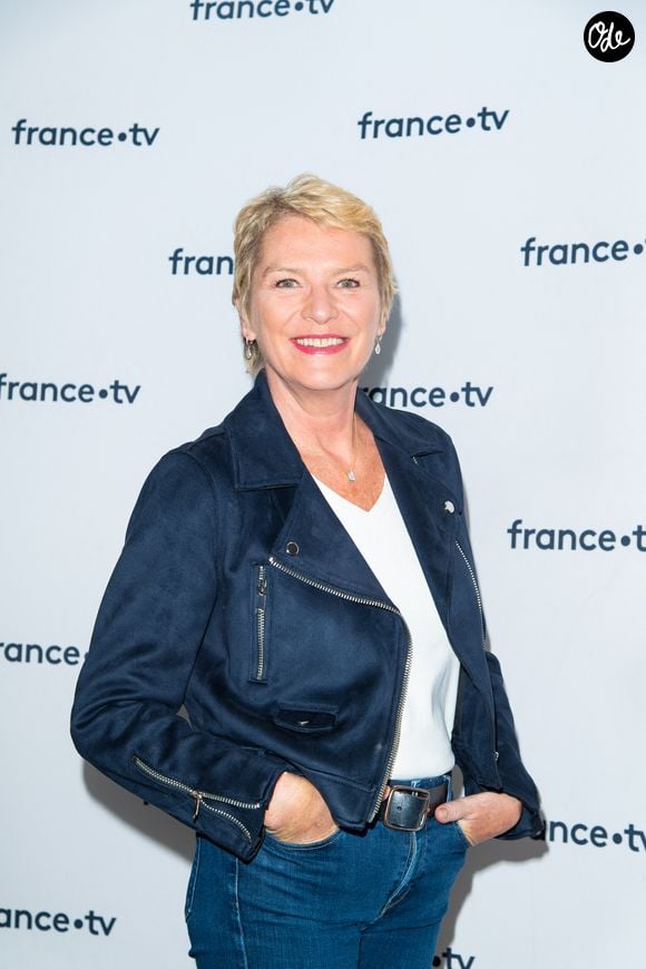 Élise Lucet lors du photocall dans le cadre de la conférence de presse de France Télévisions au Pavillon Gabriel à Paris, France, le 24 août 2021. © Pierre Perusseau/Bestimage