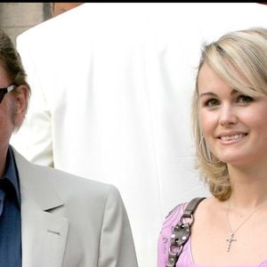 Archive - Johnny et Laeticia Hallyday au mariage de Mimie Mathy et Benoist Gérard à la mairie de Neuilly Sur Seine le 27 août 2005. © Guillaume Gaffiot / Bestimage© Guillaume Gaffiot / Bestimage