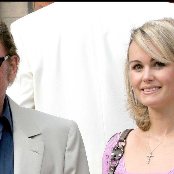 Archive - Johnny et Laeticia Hallyday au mariage de Mimie Mathy et Benoist Gérard à la mairie de Neuilly Sur Seine le 27 août 2005. © Guillaume Gaffiot / Bestimage© Guillaume Gaffiot / Bestimage