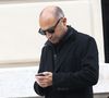C'est avec l'entrepreneur Eric Sitruk qu'il a réalisé cette vente record.
Thomas Fabius, au téléphone, se promène dans les rues de Paris. Le 24 octobre 2014
Photo : AGENCE / BESTIMAGE