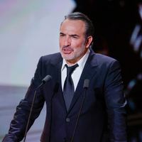 "Si la vie me laisse jusqu'à au moins 75, 80 ans" : Jean Dujardin évoque la suite de sa carrière, loin du cinéma