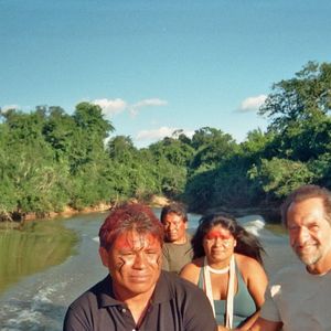 Pour l'occasion, l'animatrice Laury Thilleman a emmené le comédien Stéphane De Groodt à la rencontre de la culture Wauja.

Stéphane de Groodt et Laury Thilleman, Instagram