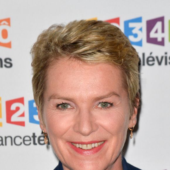 Élise Lucet lors du photocall de la présentation de la nouvelle dynamique 2017-2018 de France Télévisions. Paris, le 5 juillet 2017.
© Guirec Coadic/Bestimage