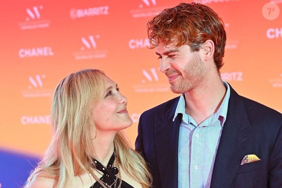 BIARRITZ, FRANCE - 28 JUIN Berengere Krief et son petit ami posent lors de la Cérémonie Tapis Rouge du 3ème Festival International du Film Nouvelles Vagues de Biarritz le 28 juin 2025 à Biarritz, France. Photo by Agence Franck Castel ABACAPRESS.COM