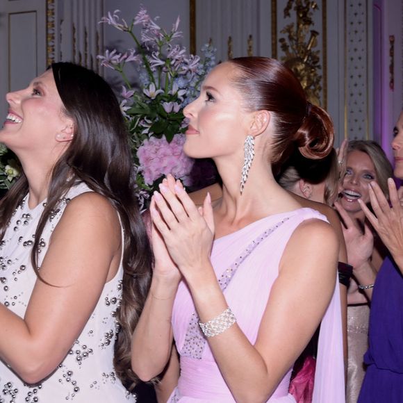 Camille Cerf, Maeva Coucke - Soirée de gala du 10ème anniversaire de l’association "Les Bonnes Fées" à l’Hôtel The Peninsula Paris le 8 octobre 2025. The Peninsula Paris renouvelle son soutien dans la campagne Octobre Rose au côté de l’artiste G.Sardin. © Rachid Bellak/Bestimage