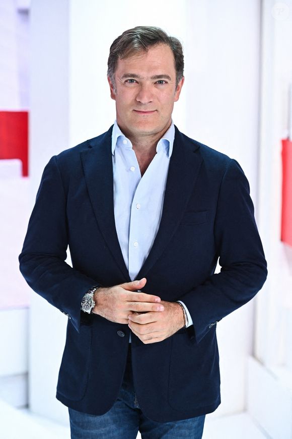 La raison de ces annulations n’a pas été précisée.

Exclusif - Renaud Capuçon lors de l'enregistrement de l'émission "Vivement Dimanche" au Studio Gabriel et diffusée le 30 octobre 2022 sur France 3. Photos du 16 octobre 2022. © Guillaume Gaffiot / Bestimage