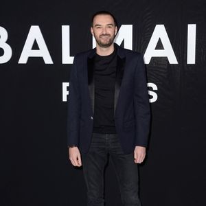 Ces derniers, qui avaient passé de longues années à se bâtir une solide réputation, n'acceptaient pas qu'un "débutant" brûle ainsi les étapes. 

Cyril Lignac assistant au défilé Balmain dans le cadre de la Paris Fashion Week Womenswear Fall/Winter 2019/2020 à Paris, France, le 01 mars 2019. Photo par Aurore Marechal/Abacapress.com