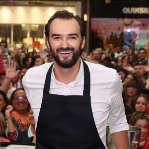 Il compte pas moins de 18 établissements en France mais aussi ailleurs.

Cyril Lignac est l'invité "Star" de ShowColat le 2 novembre 2018.  © Bruno Bebert/Bestimage