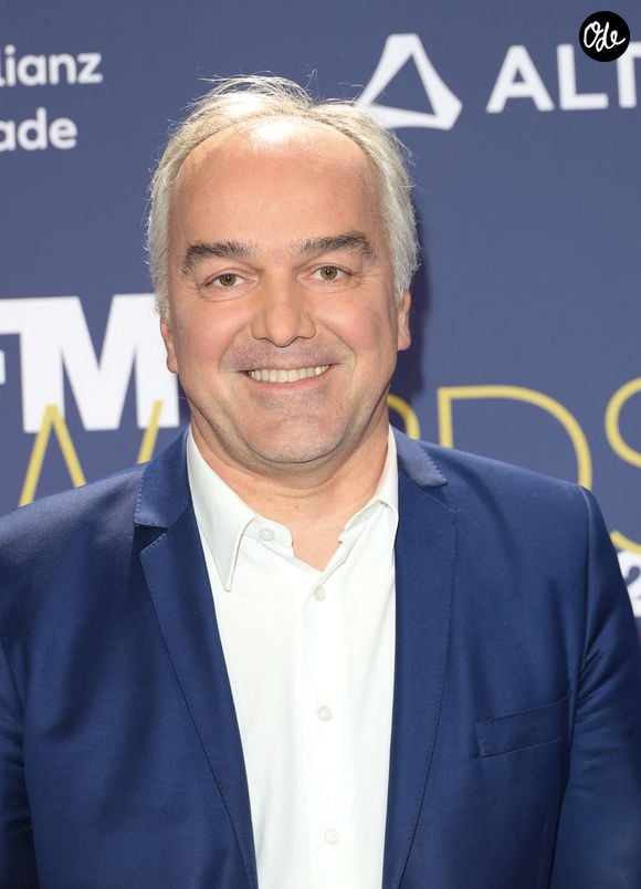 Figure incontournable de l'information et du débat, Olivier Truchot est notamment connu pour coanimer l'émission Les Grandes Gueules sur RMC. 

Olivier Truchot - 19ème édition des "BFM Awards" à la Pyramide du Louvre à Paris le 5 décembre 2023. Photo par Coadic Guirec/Bestimage