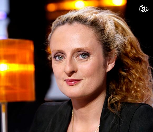 La comédienne joue actuellement au festival OFF d'Avignon

Aurore Auteuil posant lors d'une séance photo à Paris, en France, en avril 2014. Photo : VIM/ABACAPRESS.COM