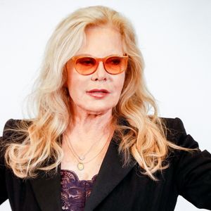 Plus d'un an après cet événement historique, l'artiste vient d'annoncer la sortie d'un coffret intégral de ce concert.

Sylvie Vartan au défilé Stéphane Rolland à la Salle Pleyel, "Collection Haute Couture Printemps/Eté 2025" lors de la Fashion Week de Paris (PFW), le 28 janvier 2025.
© Christophe Clovis / Bestimage