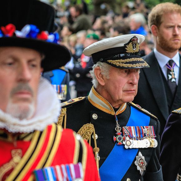 Le roi Charles III d'Angleterre, et Le prince Harry, duc de Sussex - Funérailles nationales de la reine Elizabeth II à Londres, Royaume Uni, le 19 septembre 2022. © Avalon/panoramic/Bestimage