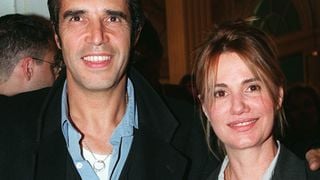Julien Clerc et Miou-Miou : dans leur château en Bourgogne, une vie de famille au rythme des 350 brebis : "Je faisais le tour de ma propriété à cheval"