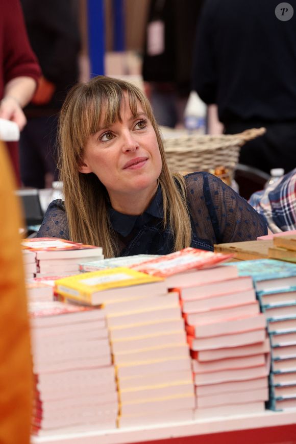 Aurélie Valognes à La Halle Brassens, le 11 novembre 2023, lors de la 41 ème Foire du Livre de Brive. Jean-Marc Lhomer / Bestimage
