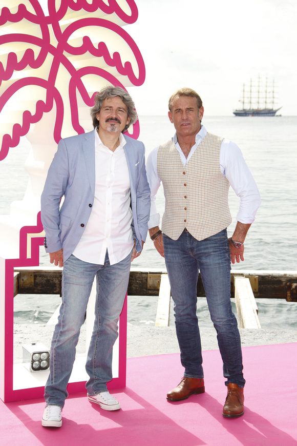 Philippe Vasseur, Tom Schacht des "Mystères de l'amour". Photocall sur le ponton de l'Hôtel Barrière Le Majestic. La 4ème saison de CANNESERIES à Cannes samedi 9 octobre 2021. © Christophe Aubert via Bestimage.