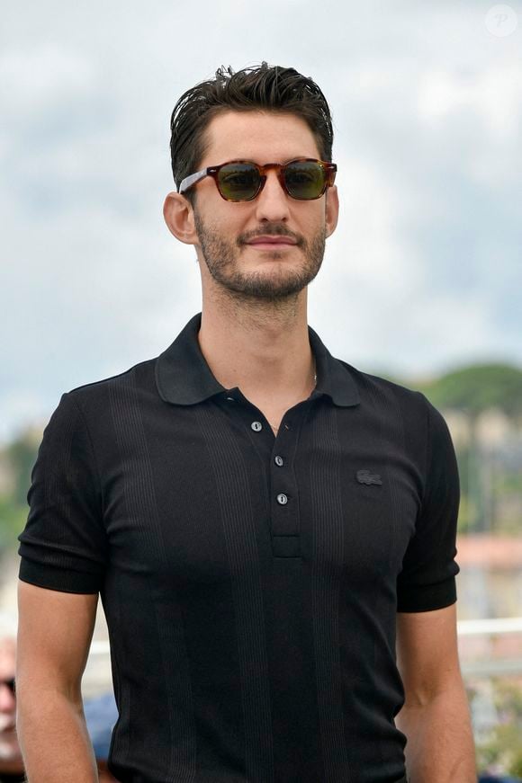 L'acteur Pierre Niney, photocall de la 77e édition du Festival de Cannes le 23 mai 2024, pour le film hors compétition Le comte de Monte Cristo - Photo by Depoilly X/ANDBZ/ABACAPRESS.COM