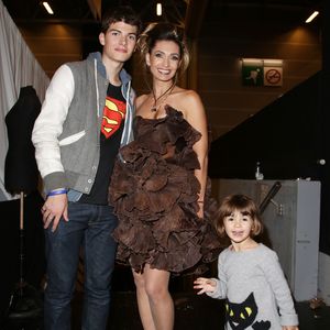 Adeline Blondieau avec son fils Aïtor et sa fille Wilona - Défilé du 20ème salon du chocolat 2014 à la Porte de Versailles à Paris le 28 octobre 2014.