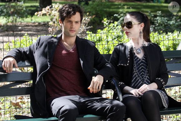 La jeune femme s'était fait connaître dans la série à succès "Gossip Girl".

Penn Badgley et Michelle Trachtenberg sur le tournage de la série "Gossip Girl" à New York, le 24 septembre 2012.

Photo : Taamallah / Bestimage