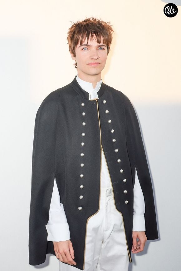 Pierre de Maere pose en backstage de l'émission "C à vous" lors du 79ème Festival International du Film de Cannes le 22 mai 2026. © Jack Tribeca / Bestimage