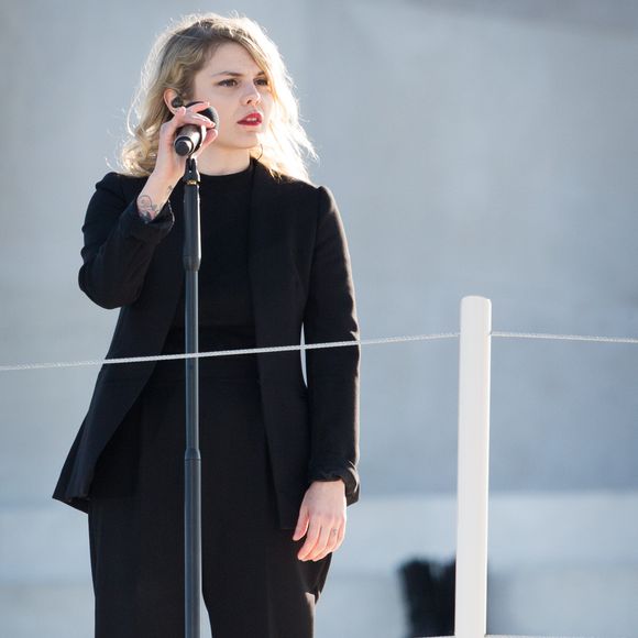 Beatrice Martin (Coeur de Pirate) lors des commémorations des 100 ans de la bataille de la Crête de Vimy, (100 ans jour pour jour, le 9 avril 1917) dans laquelle de nombreux Canadiens ont trouvé la mort lors de la Première Guerre mondiale, au Mémorial national du Canada, à Vimy, France, le 9 avril 2017. © Cyril Moreau/Bestimage