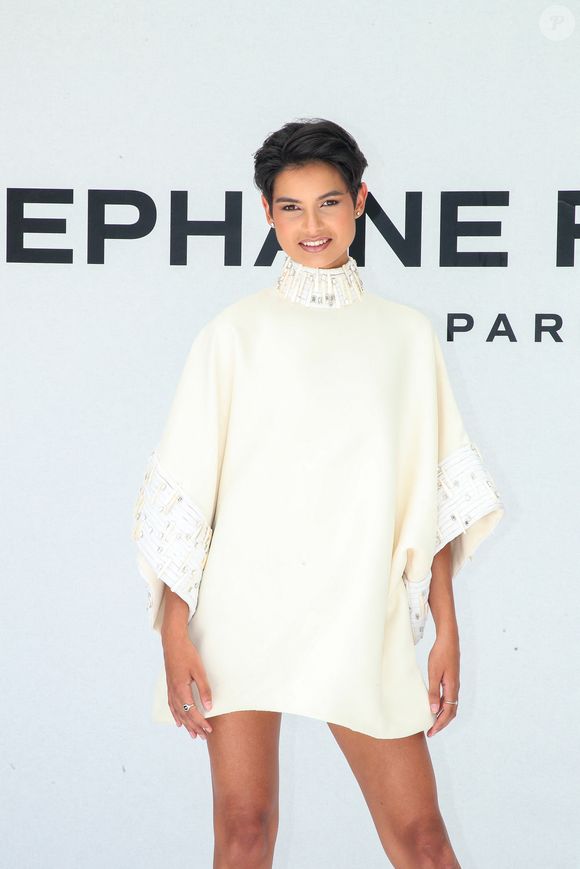 Eve Gilles (Miss France 2024) au photocall du défilé Stéphane Rolland Collection Haute Couture Automne/Hiver 2025-2026 lors de la Fashion Week de Paris (PFW) au théâtre des Champs-Élysées, à Paris, France, le 8 juillet 2025. © Bertrand Rindoff/Bestimage